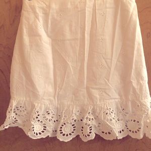Women’s white wrap around skirt NWT size medium